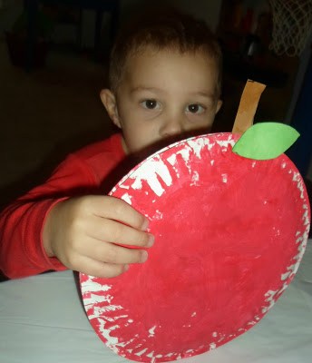 Toddler / KidsPaper Plate Apple Craft Art