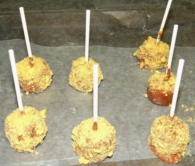 Peanut Butter & Chocolate Banana Lollipops