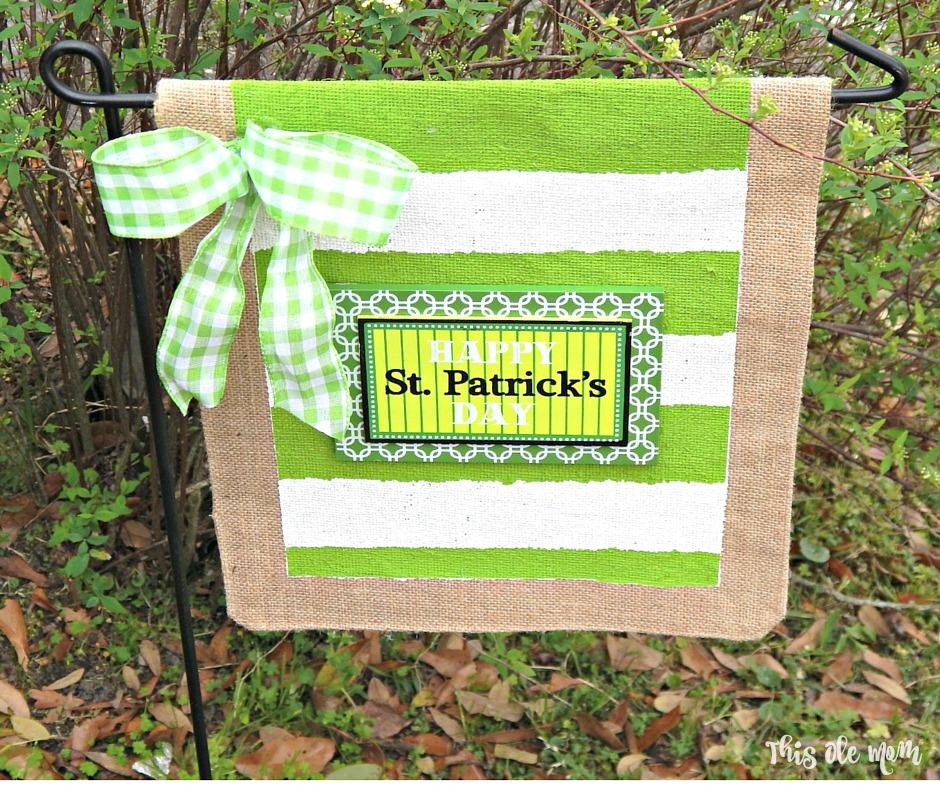 St.Patrick's Day No-Sew Burlap Garden Flag