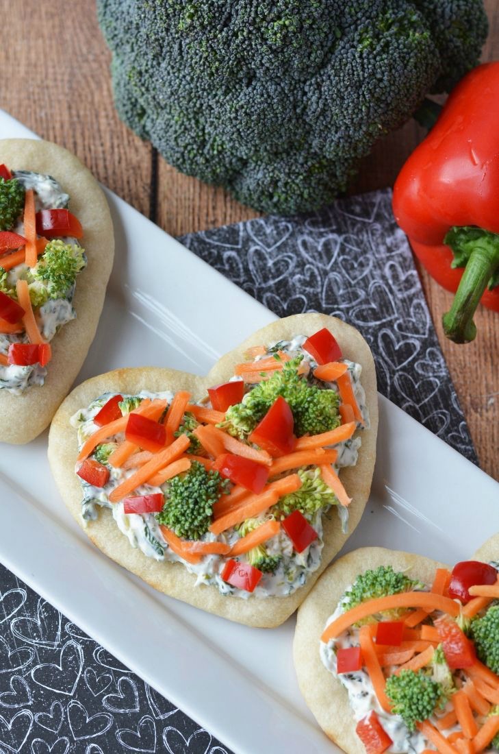  Heart Shaped Valentine Vegetable Pizza