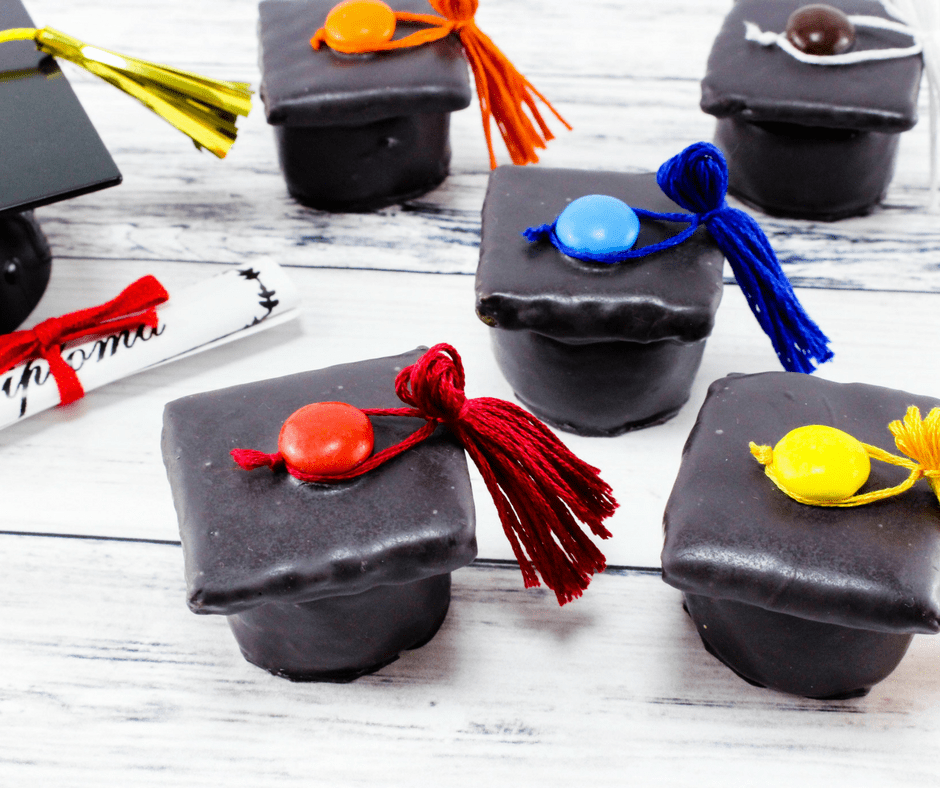 Adorable Graduation Caps Dessert