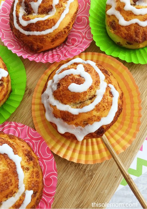 How to Make Easy Cinnamon Roll Lollipops