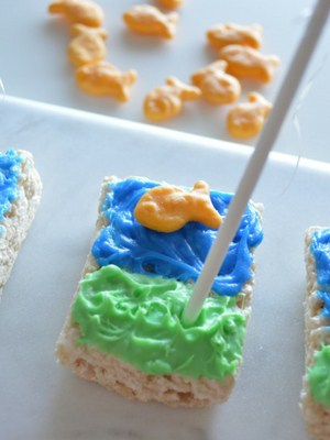 HOW TO MAKE RICE KRISPIES FUN FISHING TREATS