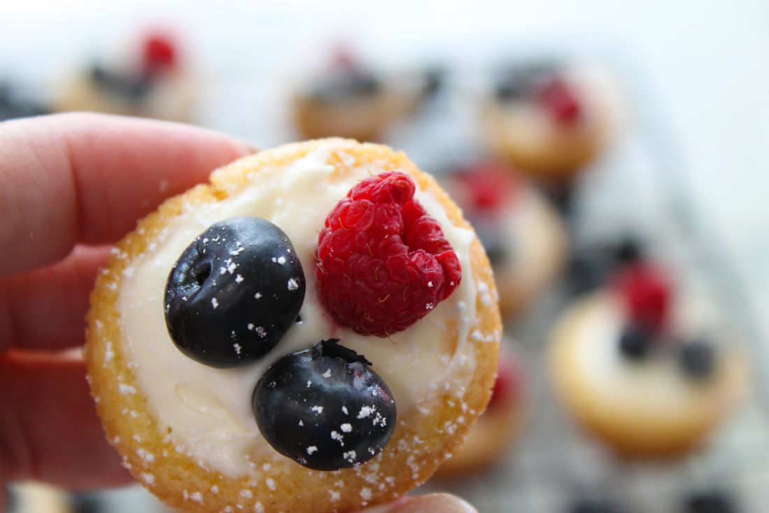Berry Cheese Cake Cookie Cups