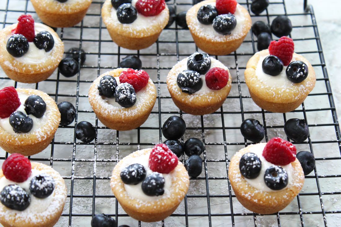 Berry Cream Cheese Cookie Cups