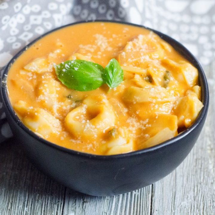 Instant Pot Creamy Tomato Basil Tortellini Soup