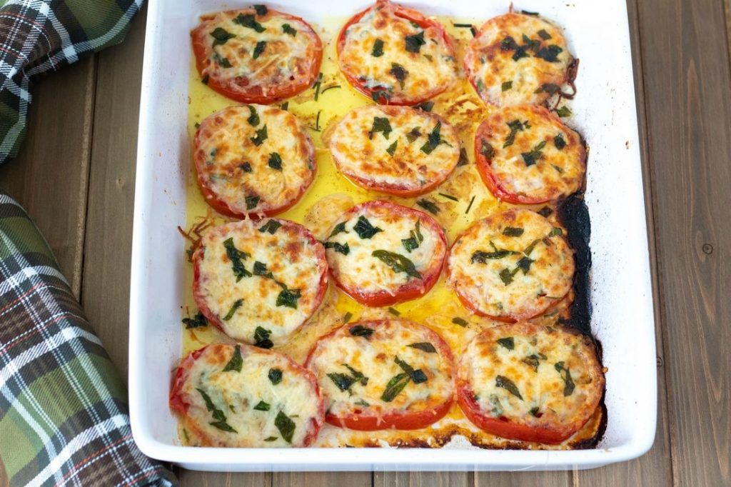 Baked Cheesy Spinach Tomatoes