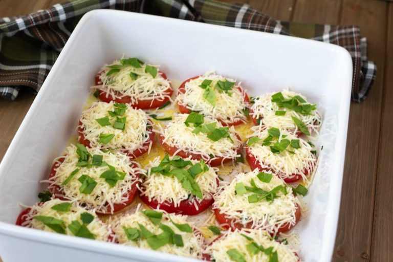 Baked Cheesy Spinach Tomatoes - This Ole Mom