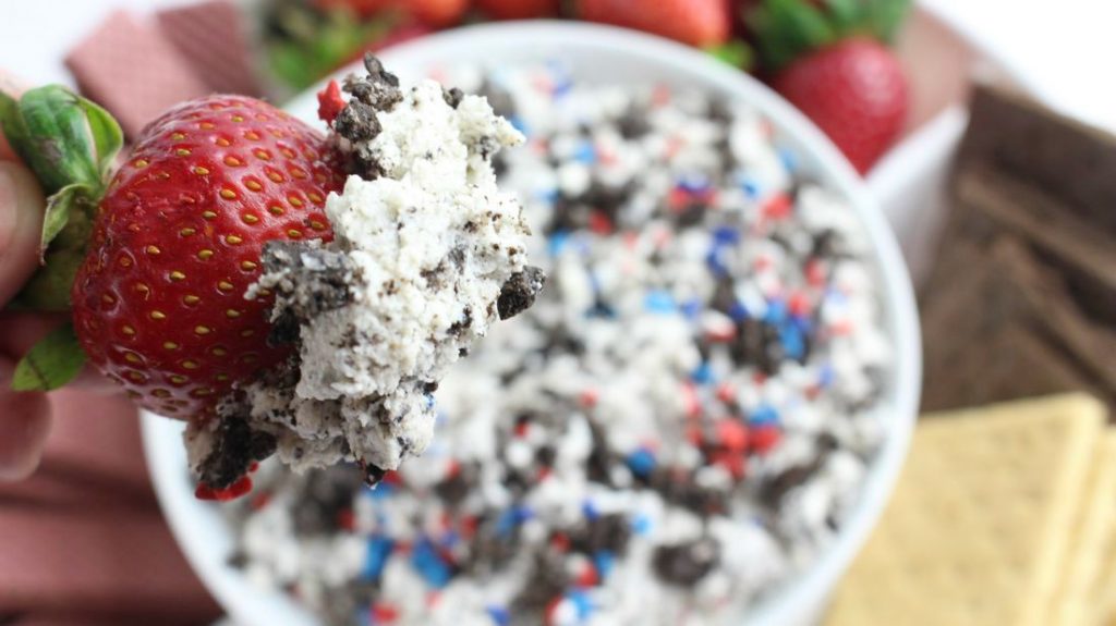 Patriotic Cookies and Cream Dip with Pudding Mix