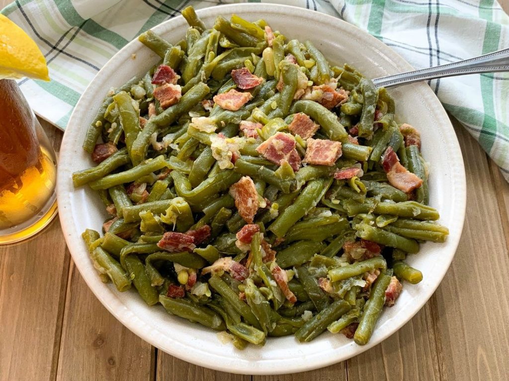 Smothered Cajun Green Beans – Spicy Southern Kitchen