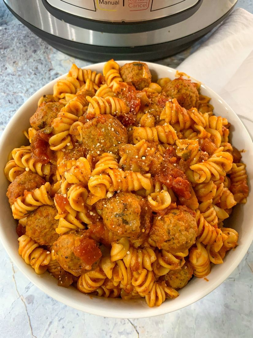 Instant Pot Rotini Pasta and Meatballs