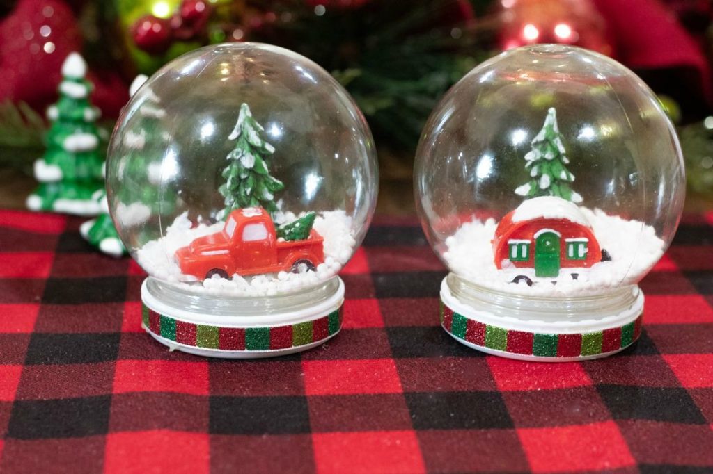 Waterless Christmas Snow Globes