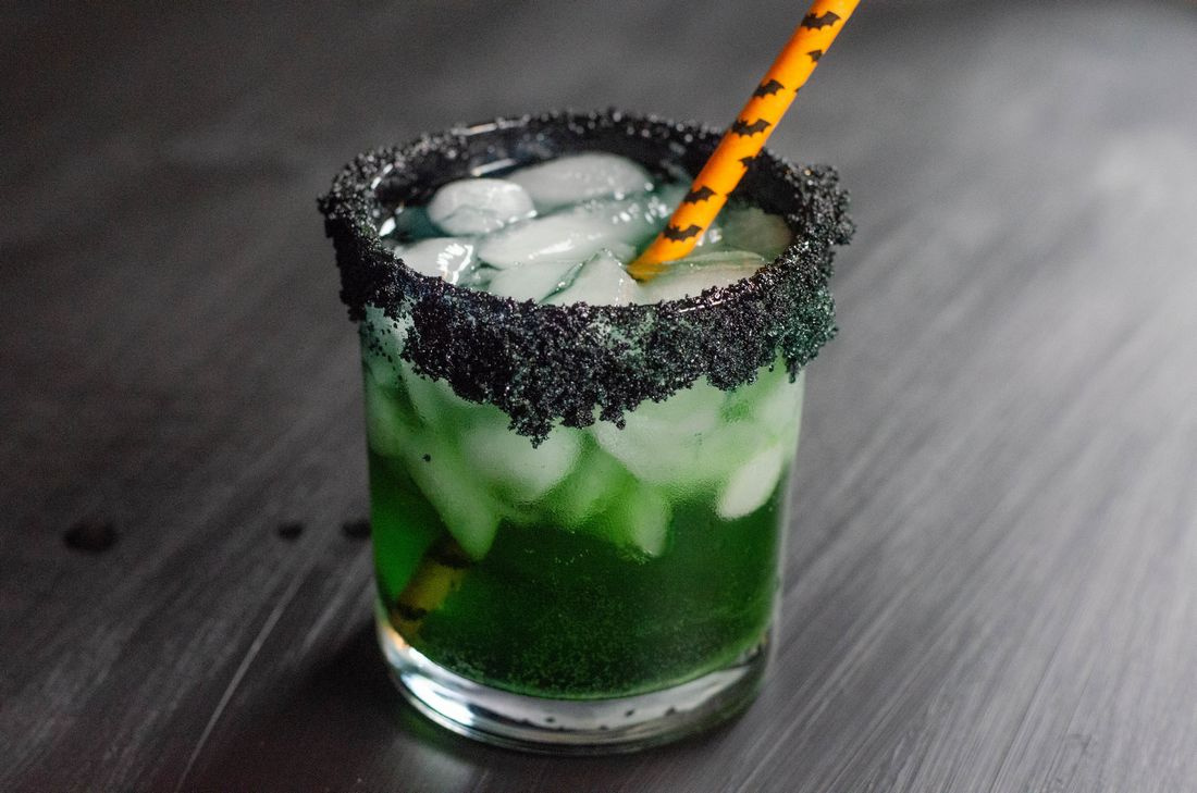 https://www.thisolemom.com/wp-content/uploads/2021/08/Halloween-Bat-Guts-Green-Cocktail-5.jpg