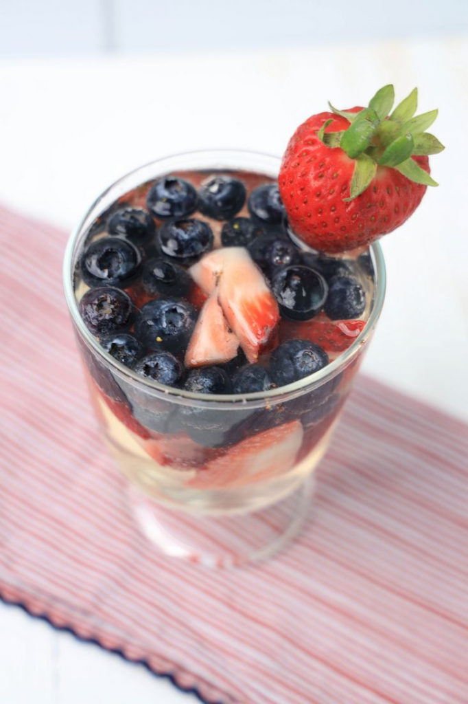 Prosecco Berry Sparkling Party Drink