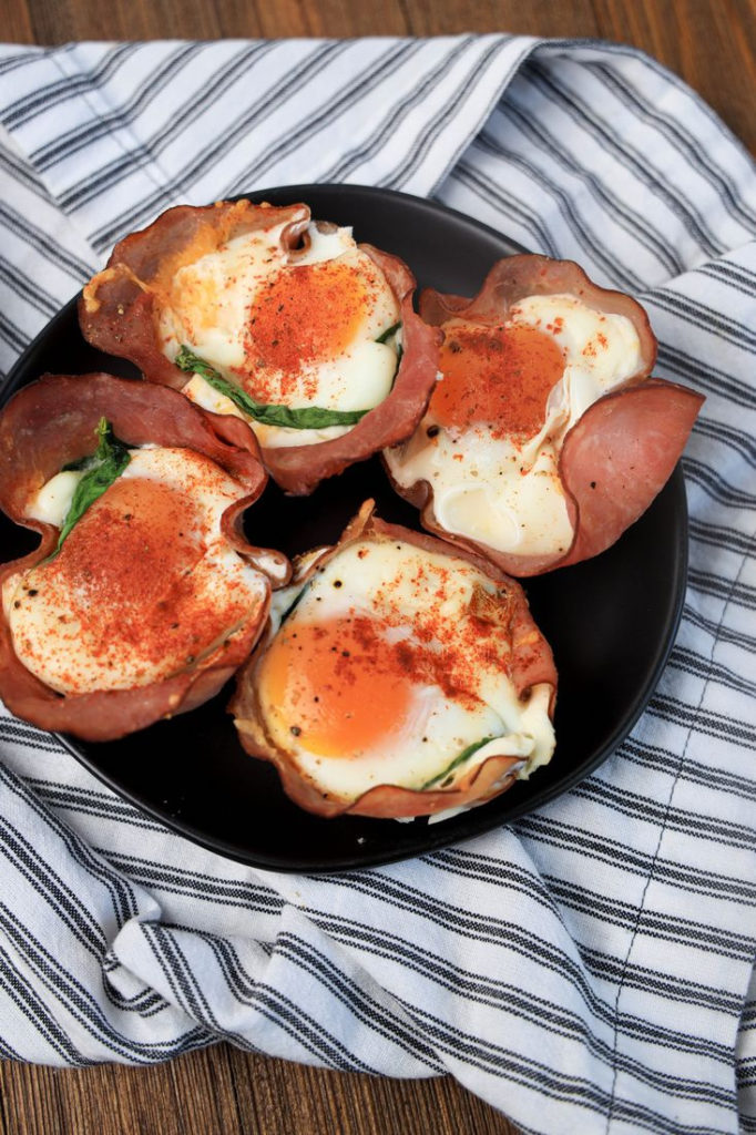 Cheesy Ham Baked Egg Cups