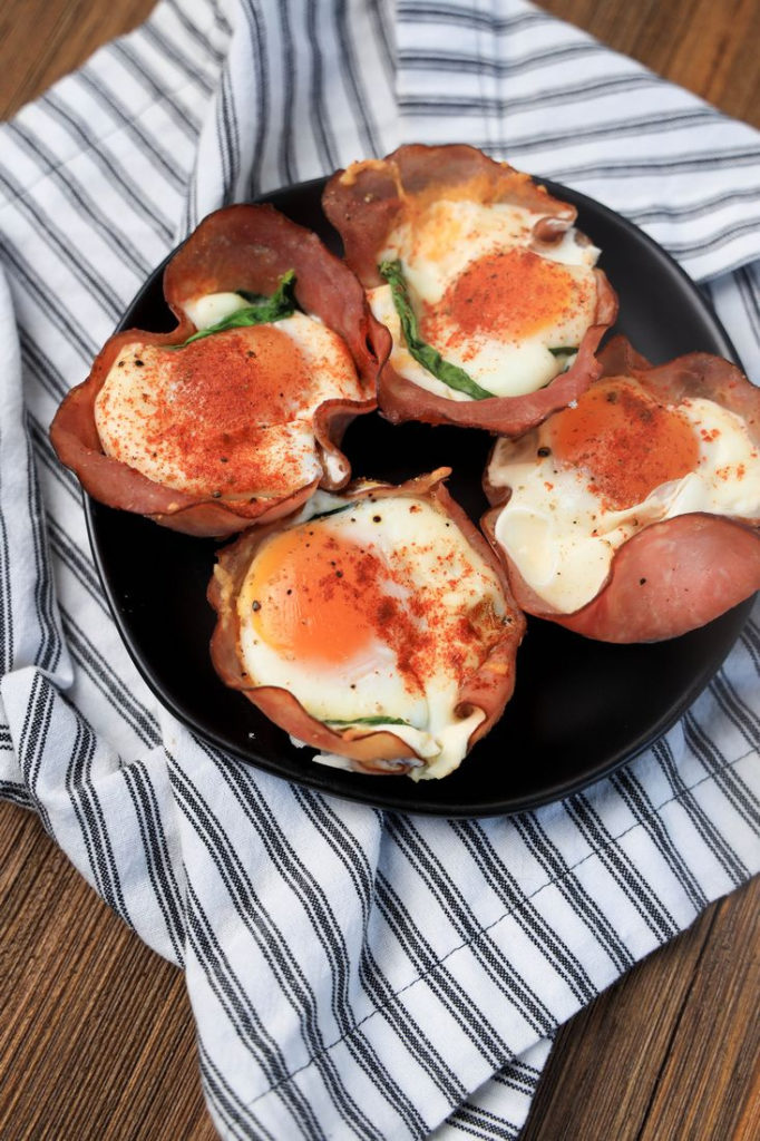 Cheesy Ham Baked Egg Cups