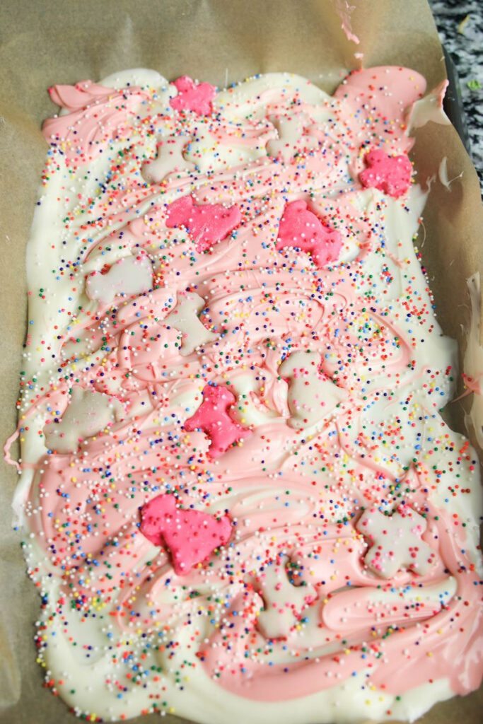 Cookies Bark with Sprinkles Process Image